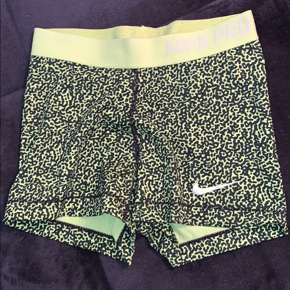 Womens nike pro